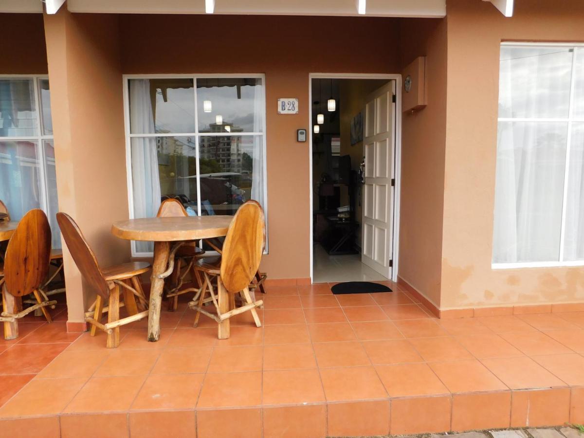 Condo Villa B27 Sleeps Five People - B28 Sleeps Six People - Price Includes Housekeeping Fees Not Taxes - Very Close To The Pool And Beach! Jacó Екстериор снимка