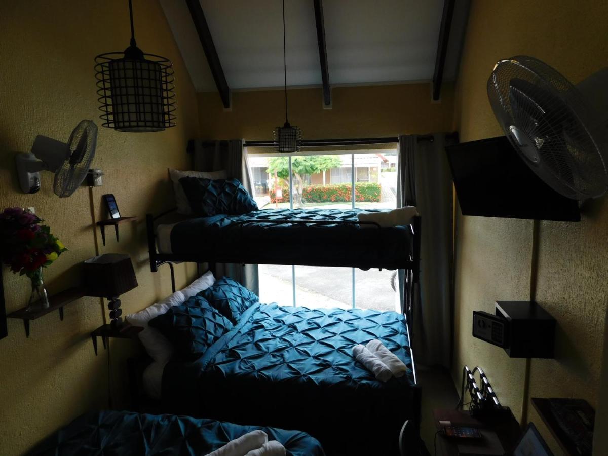 Condo Villa B27 Sleeps Five People - B28 Sleeps Six People - Price Includes Housekeeping Fees Not Taxes - Very Close To The Pool And Beach! Jacó Екстериор снимка