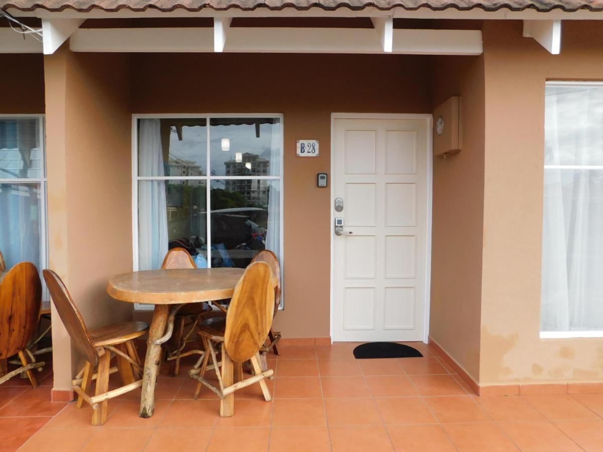 Condo Villa B27 Sleeps Five People - B28 Sleeps Six People - Price Includes Housekeeping Fees Not Taxes - Very Close To The Pool And Beach! Jacó Екстериор снимка