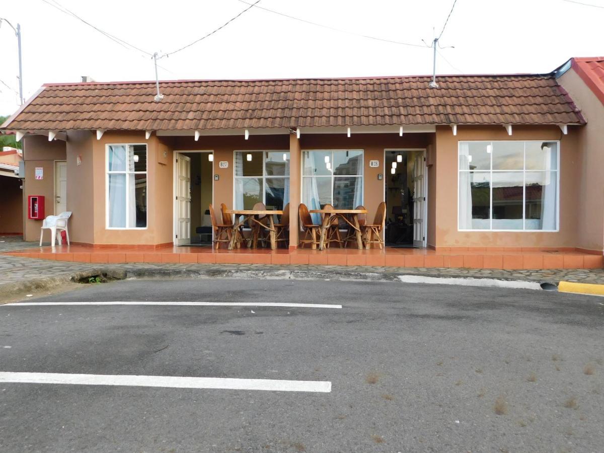 Condo Villa B27 Sleeps Five People - B28 Sleeps Six People - Price Includes Housekeeping Fees Not Taxes - Very Close To The Pool And Beach! Jacó Екстериор снимка